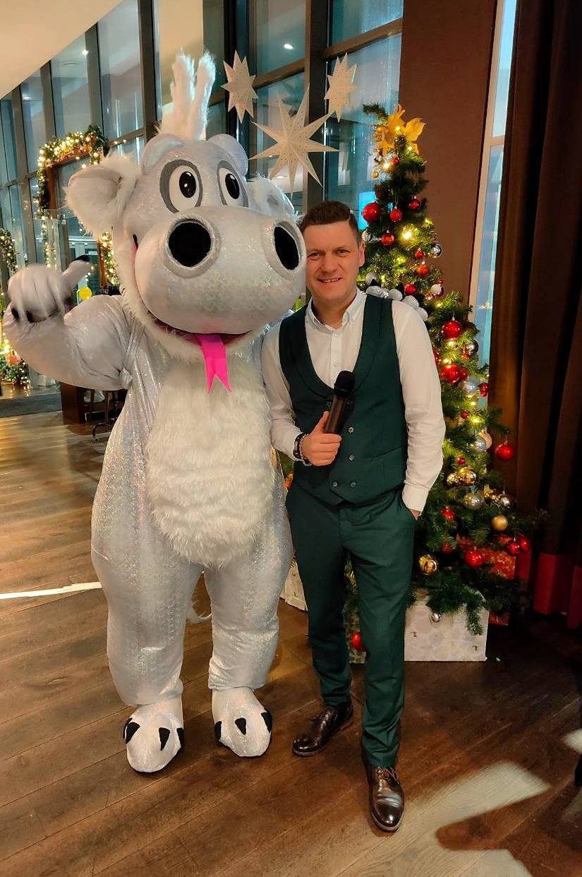 Ведущие Дмитрий Хрусталёв