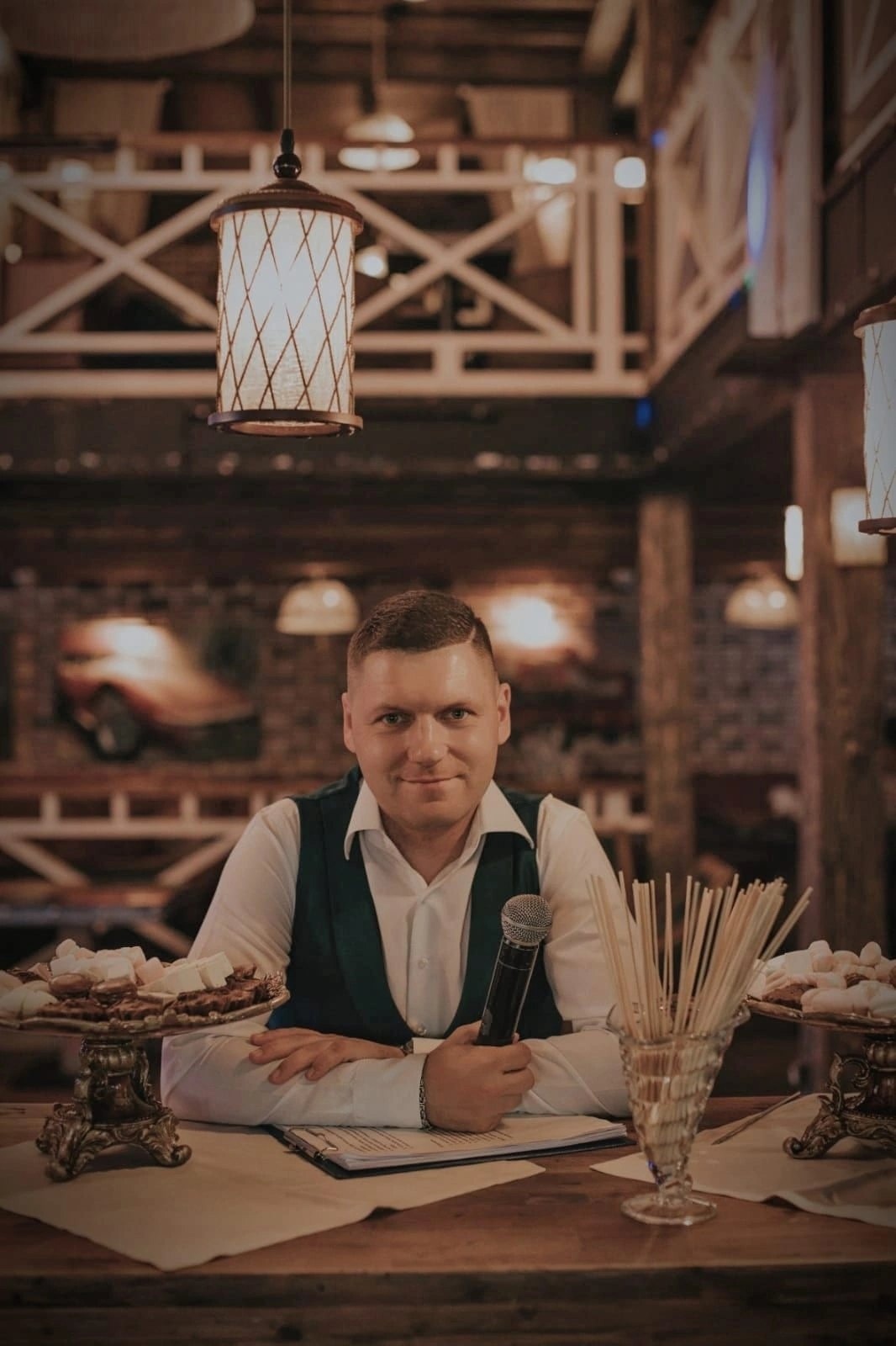 Ведущие Дмитрий Хрусталёв