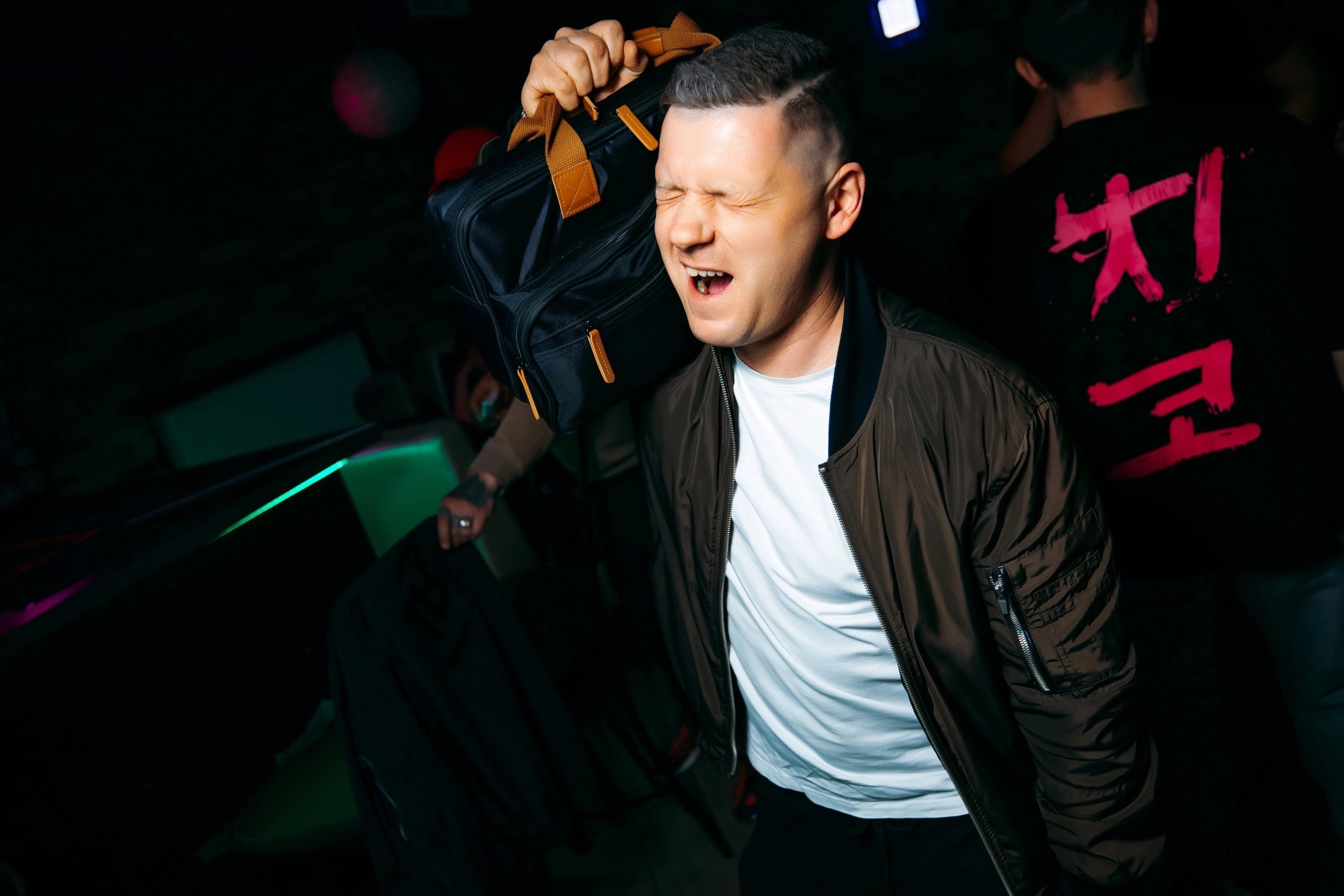 Ведущие Дмитрий Хрусталёв