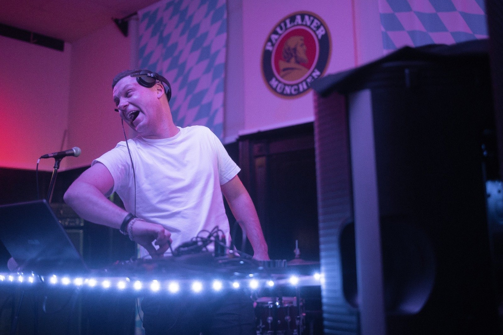 Ведущие Дмитрий Хрусталёв