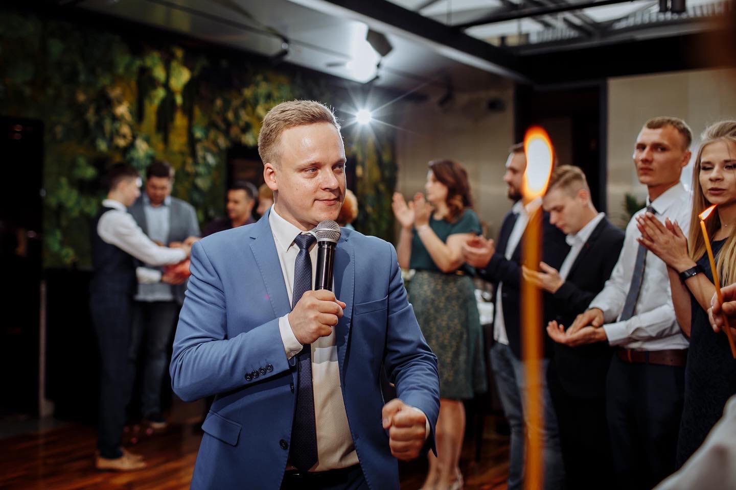 Ведущие Олег Яковлев