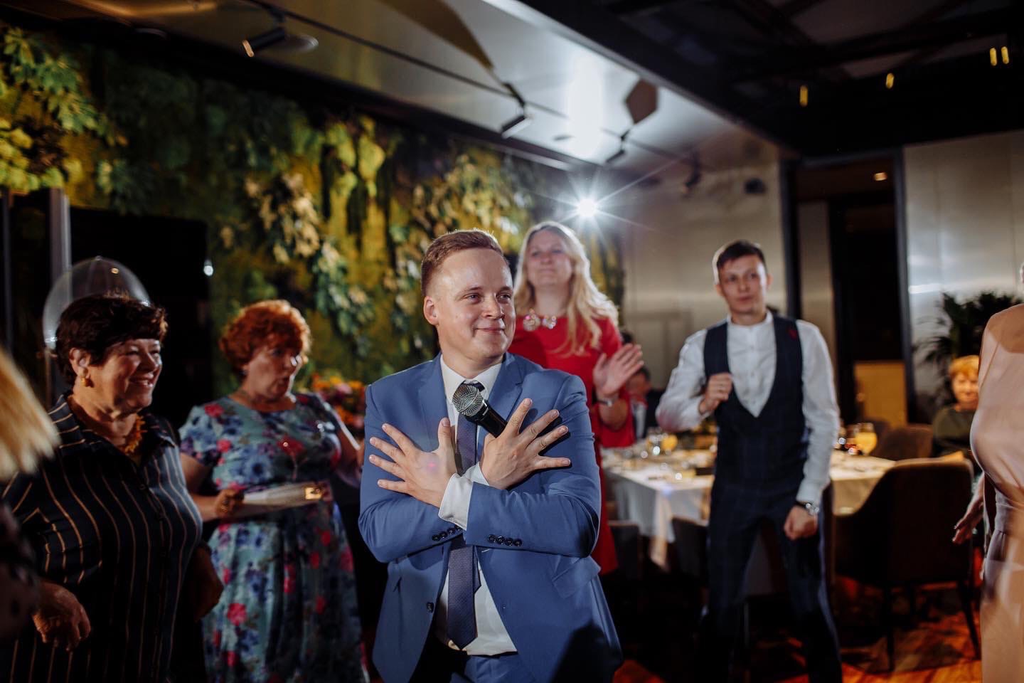 Ведущие Олег Яковлев