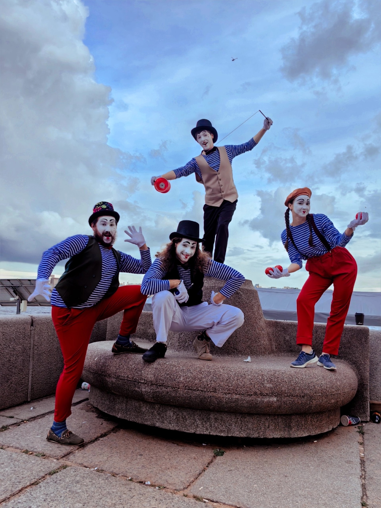 Оригинальный жанр Другой мир