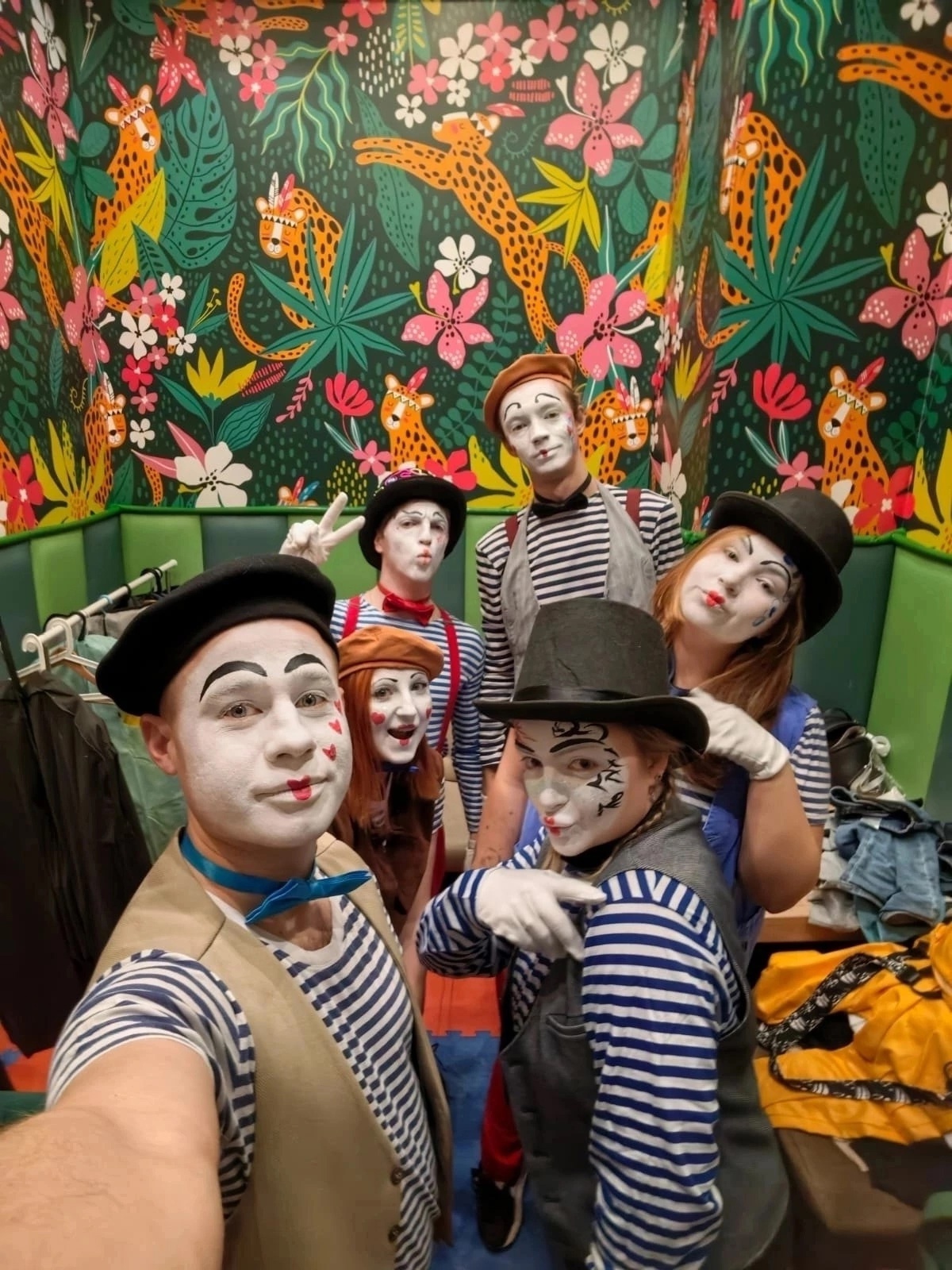 Оригинальный жанр Другой мир