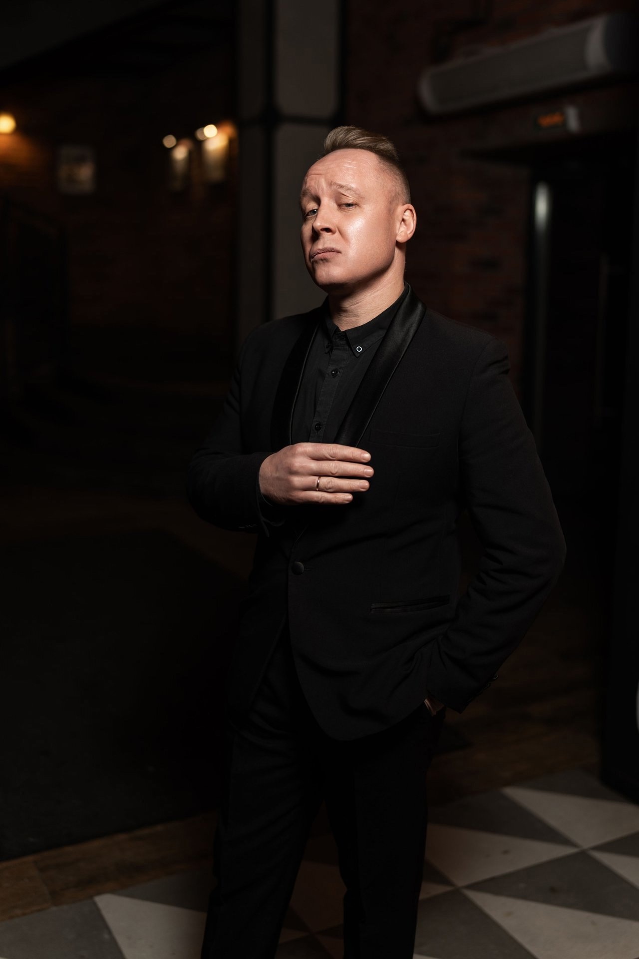 Ведущие Евгений Платонов