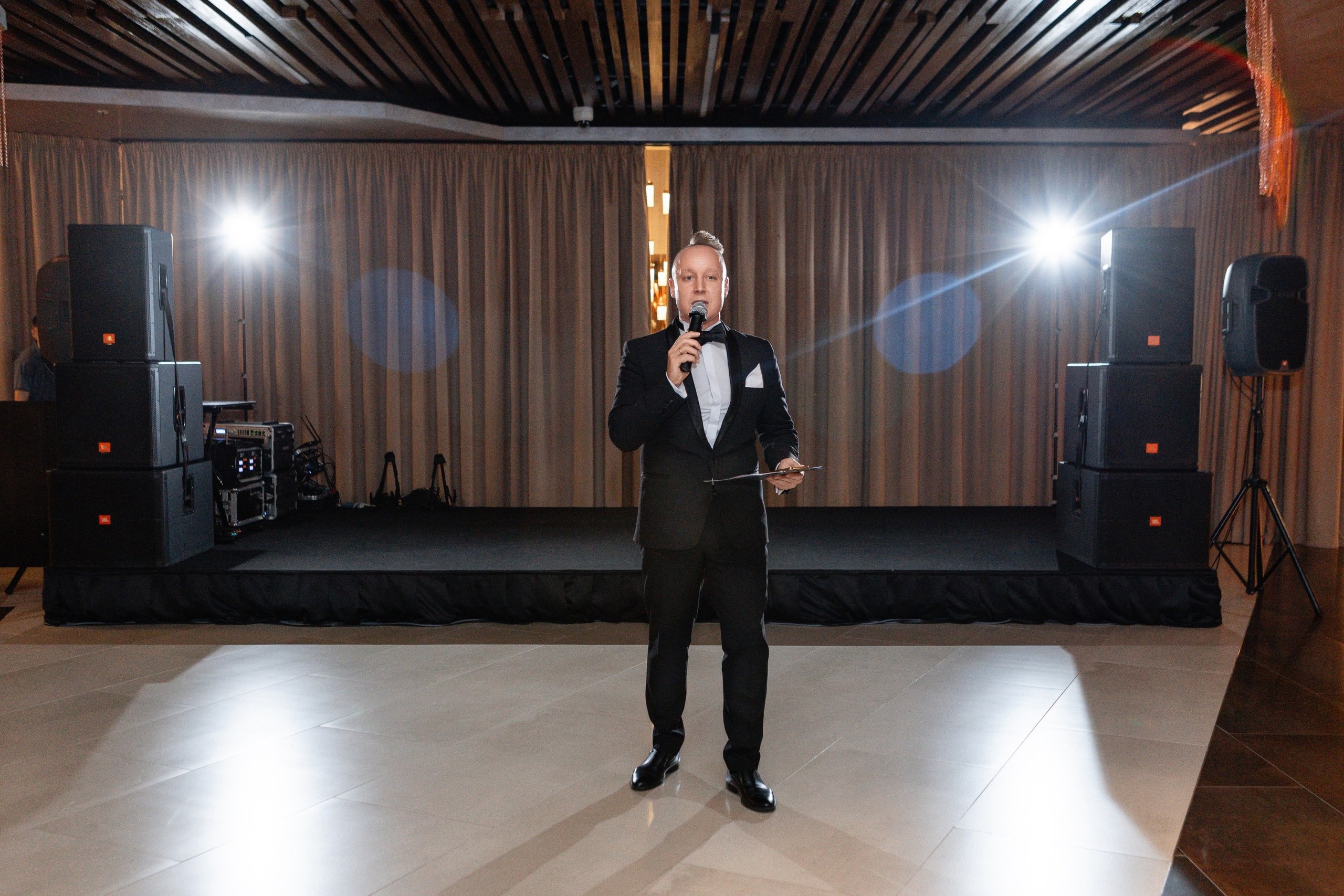 Ведущие Евгений Платонов