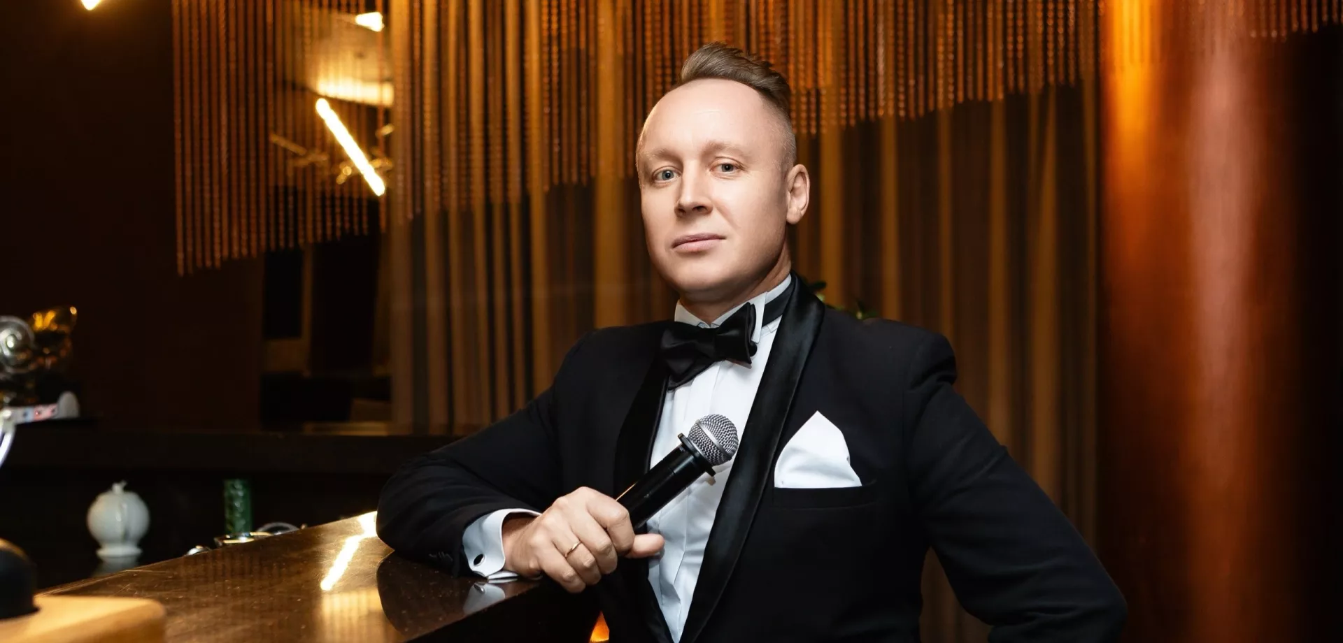 Ведущие Евгений Платонов