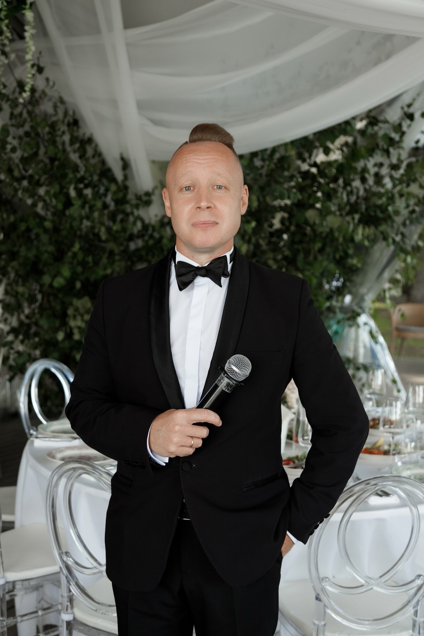 Ведущие Евгений Платонов