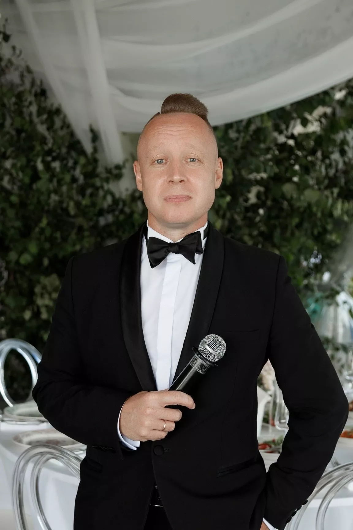 Ведущий Евгений Платонов