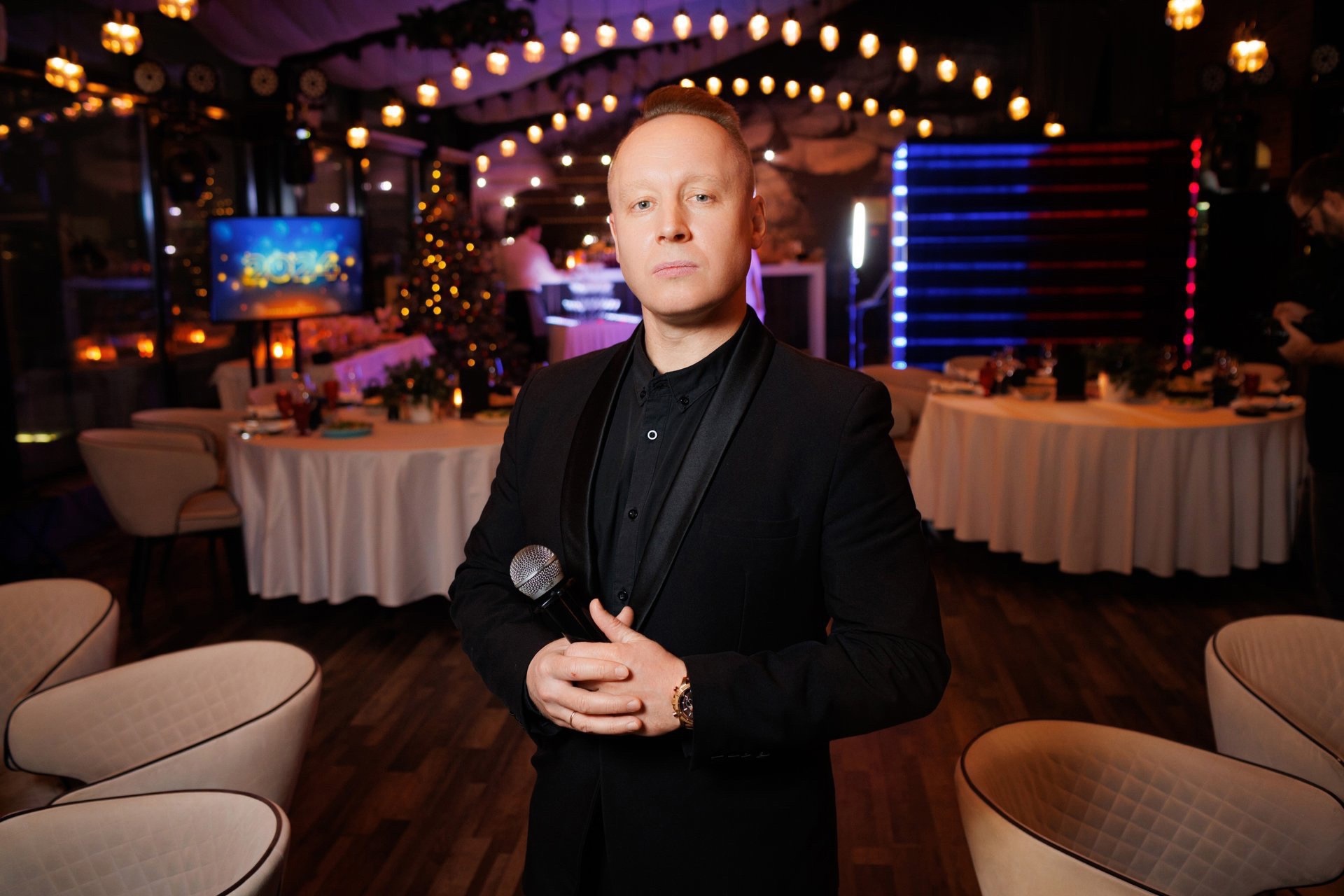 Ведущие Евгений Платонов