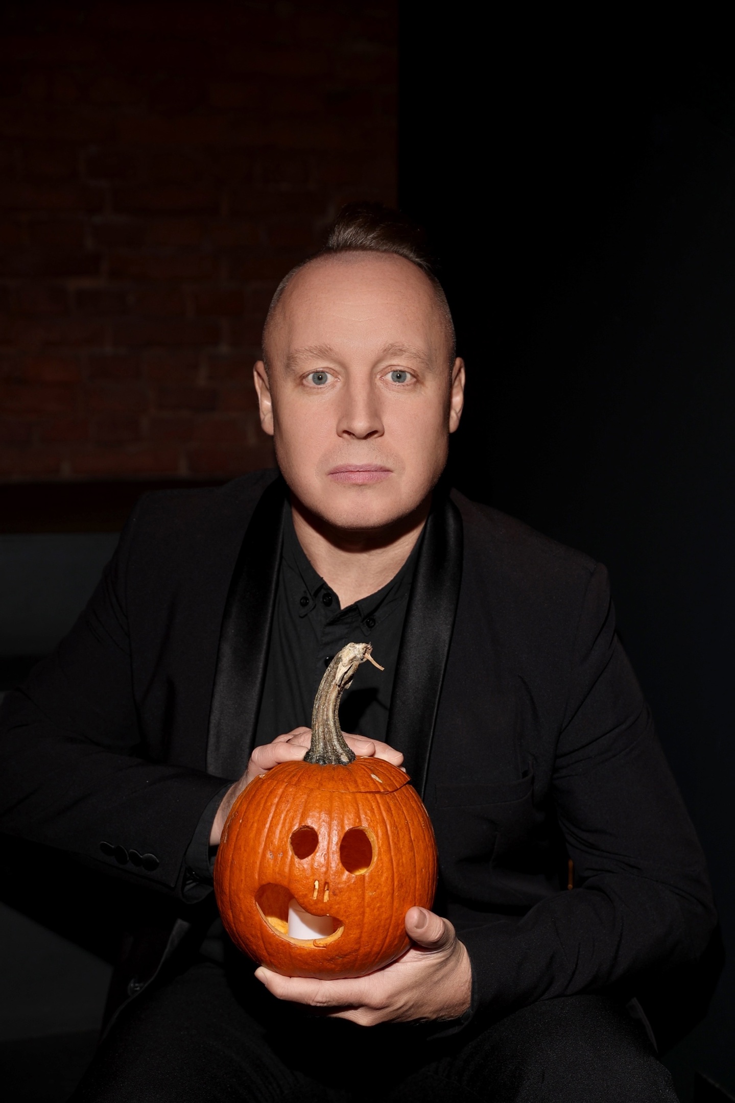 Ведущие Евгений Платонов