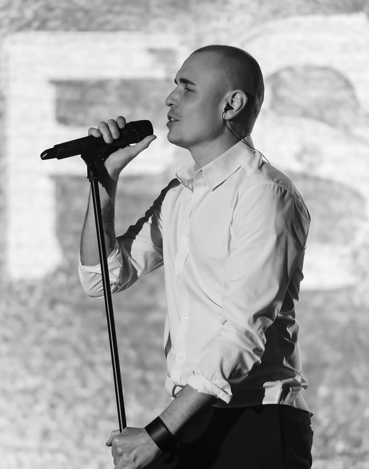 Певец Антон Ягдаров