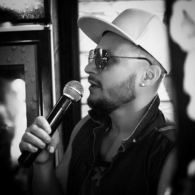 Ведущие Виталик Кондраков