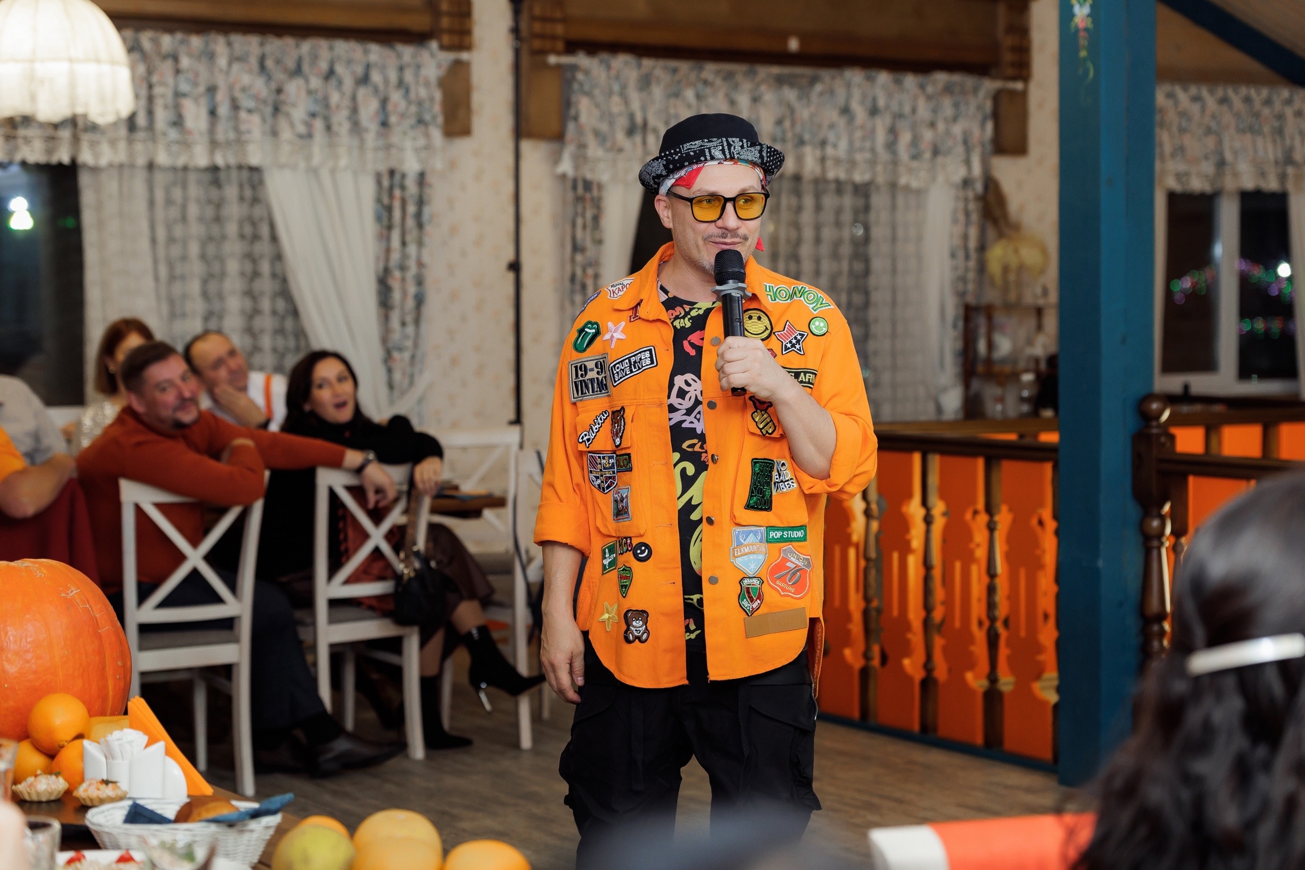 Ведущие Виталик Кондраков