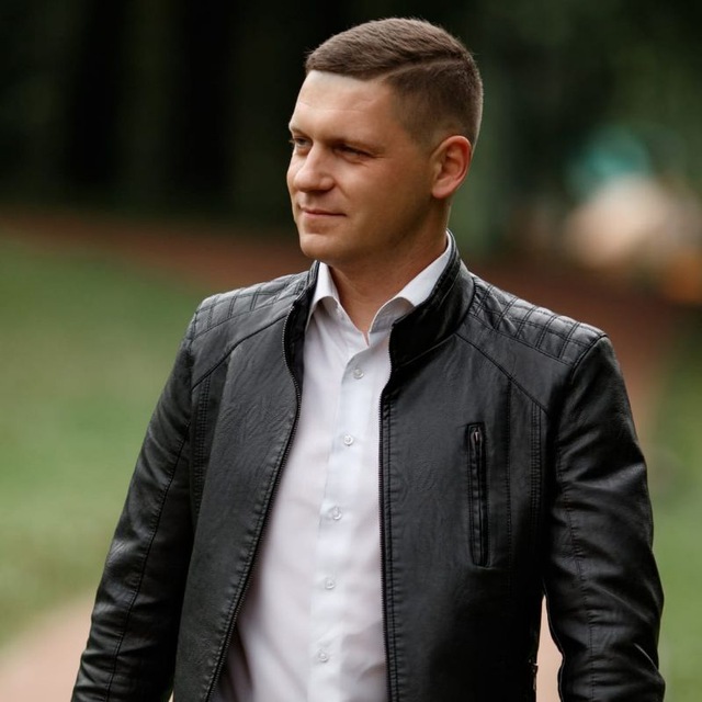 Ведущие Дмитрий Хрусталёв