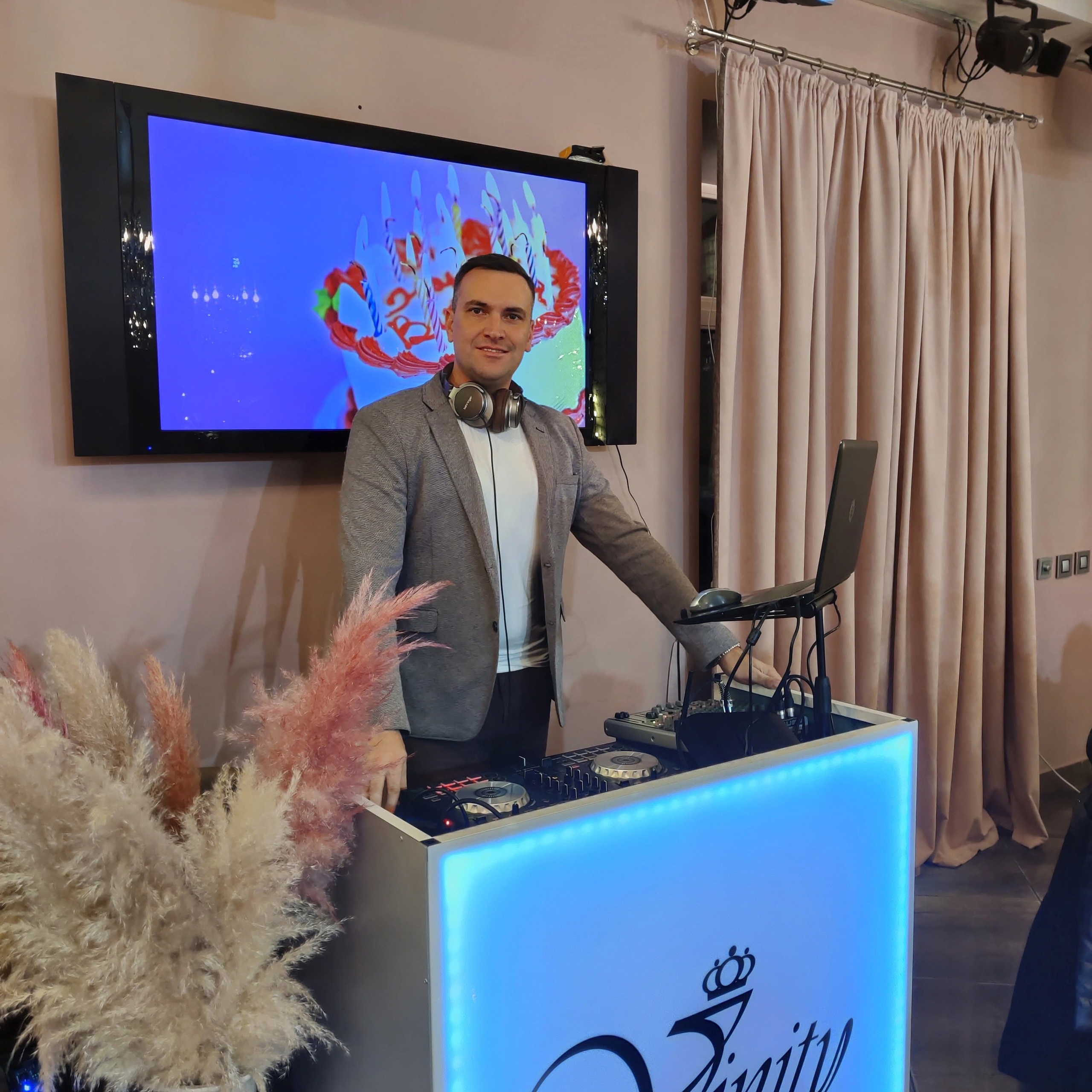 Ведущие Дмитрий Миндеев