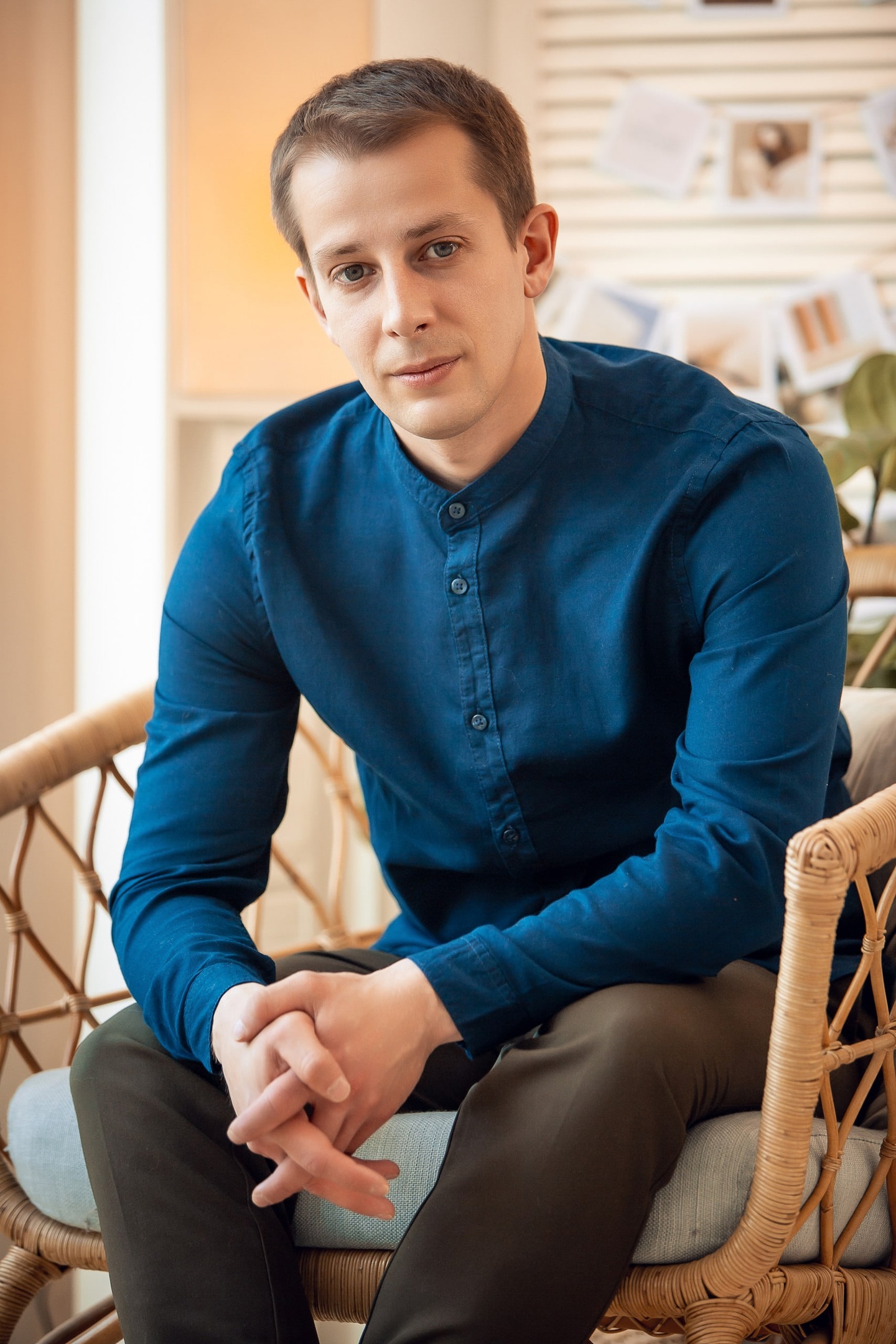 Ведущие Евгений Старов