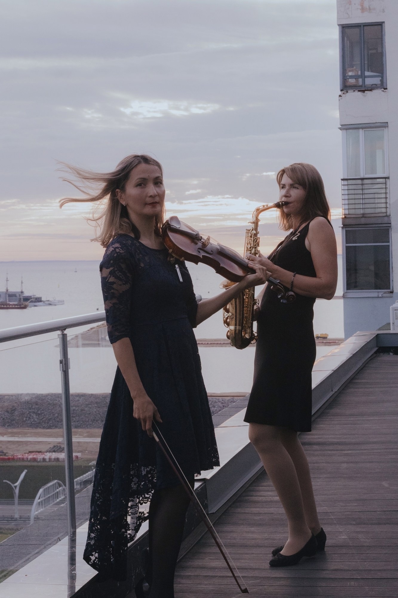 Ведущие Марина Романцова