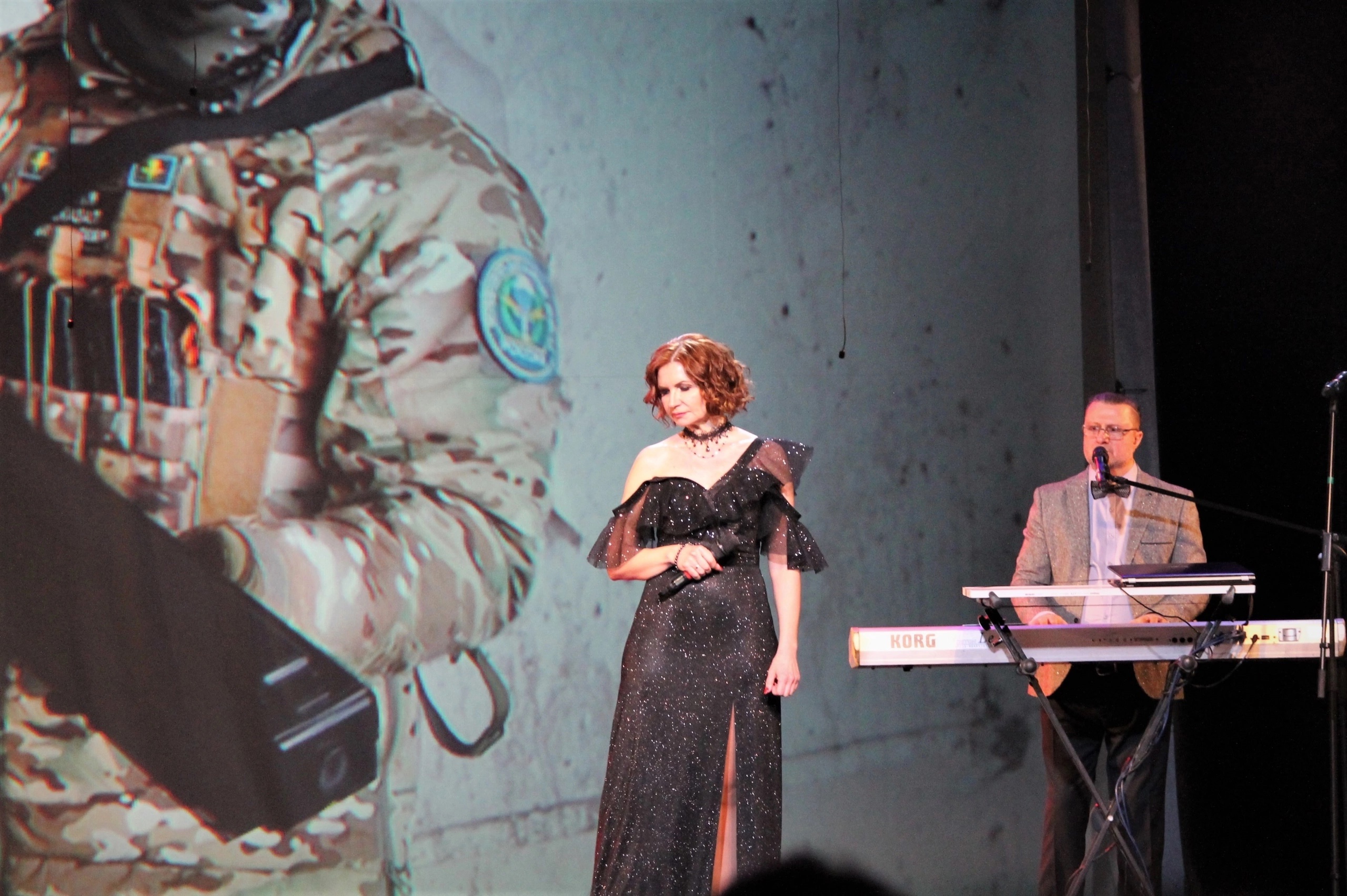 Ведущие Марина Романцова