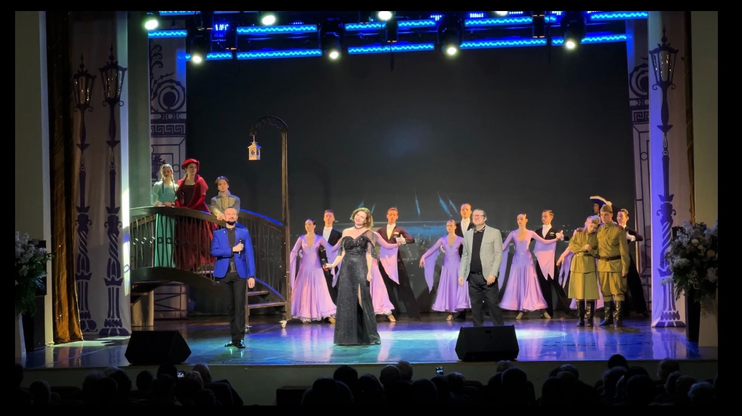 Ведущие Марина Романцова