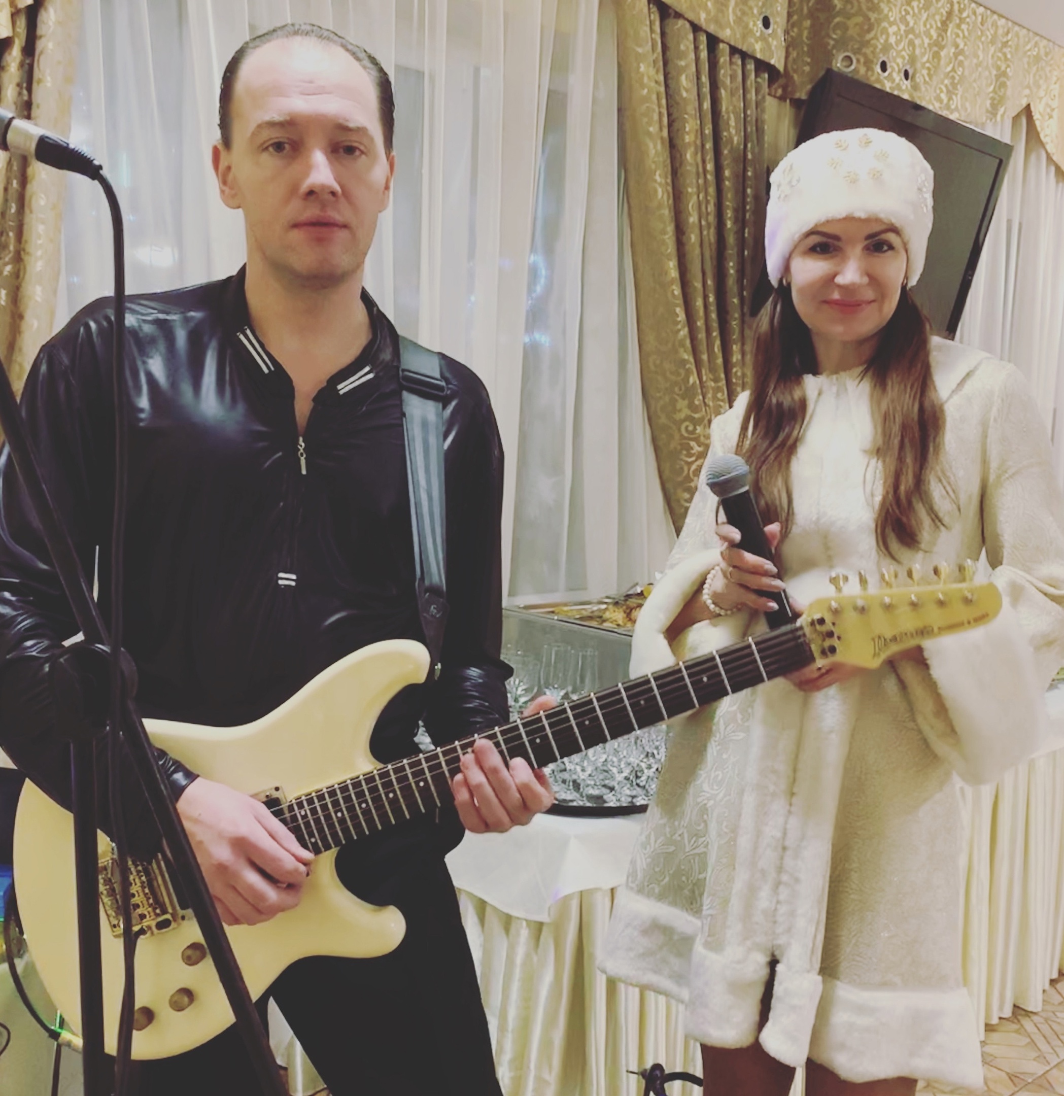 Ведущие Марина Романцова