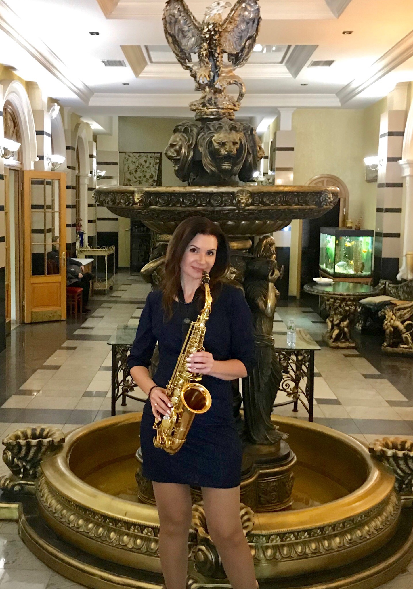 Ведущие Марина Романцова