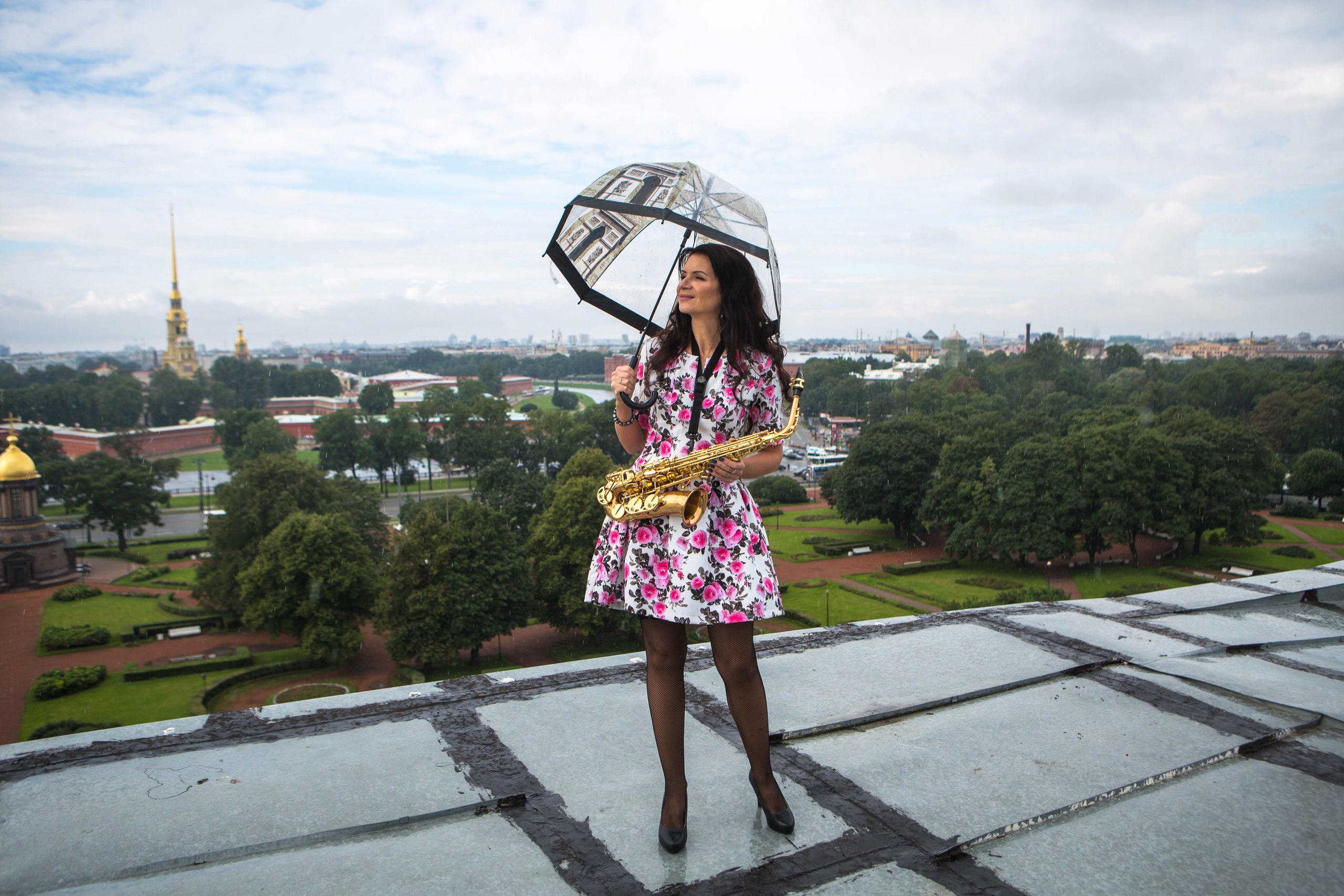 Ведущие Марина Романцова