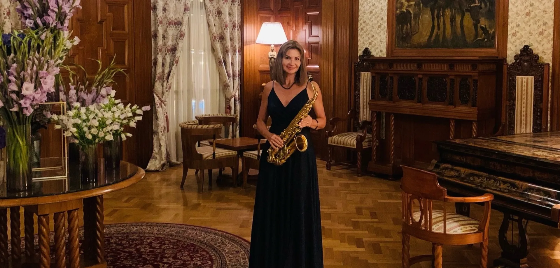 Ведущие Марина Романцова