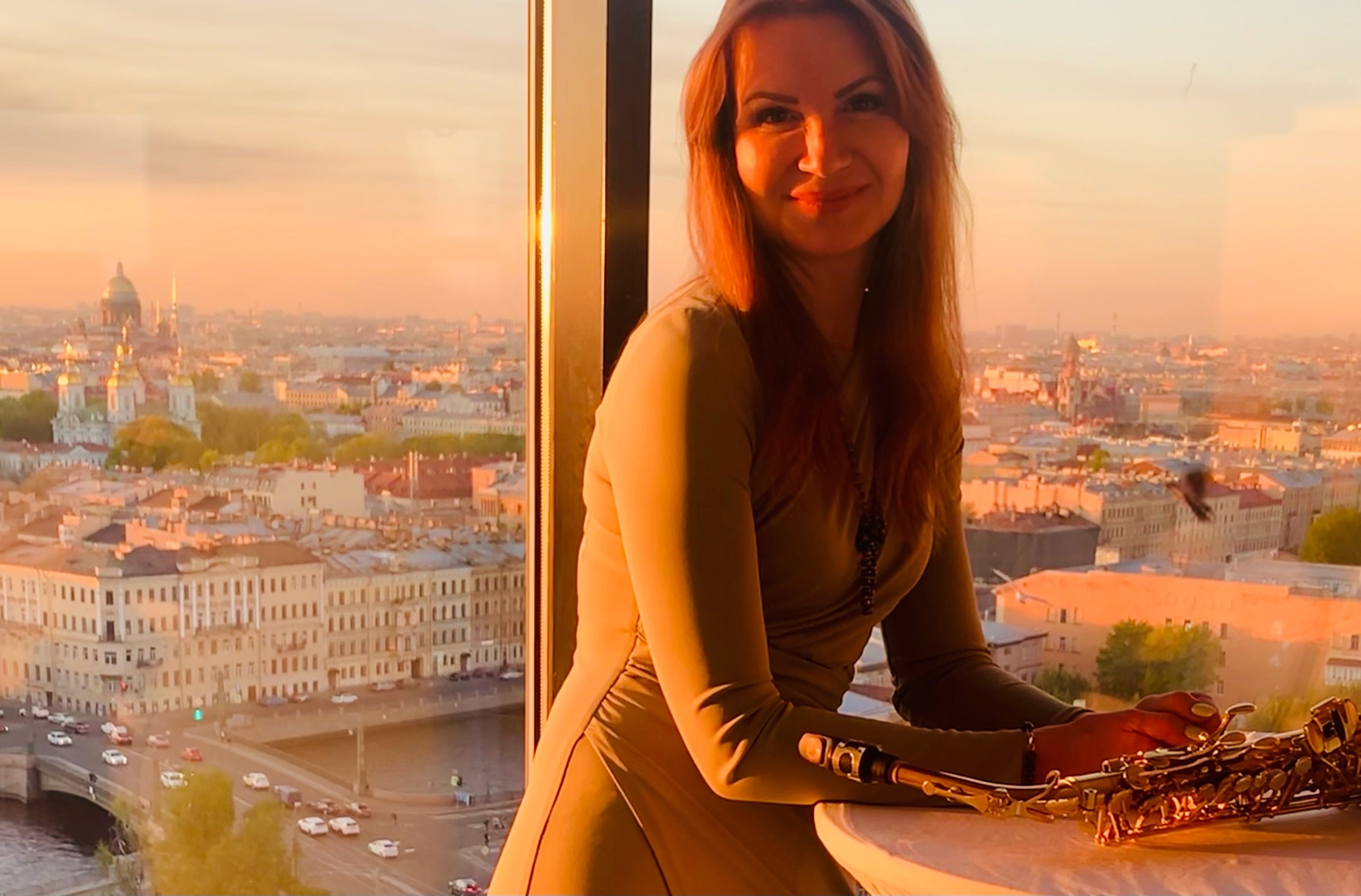 Ведущие Марина Романцова