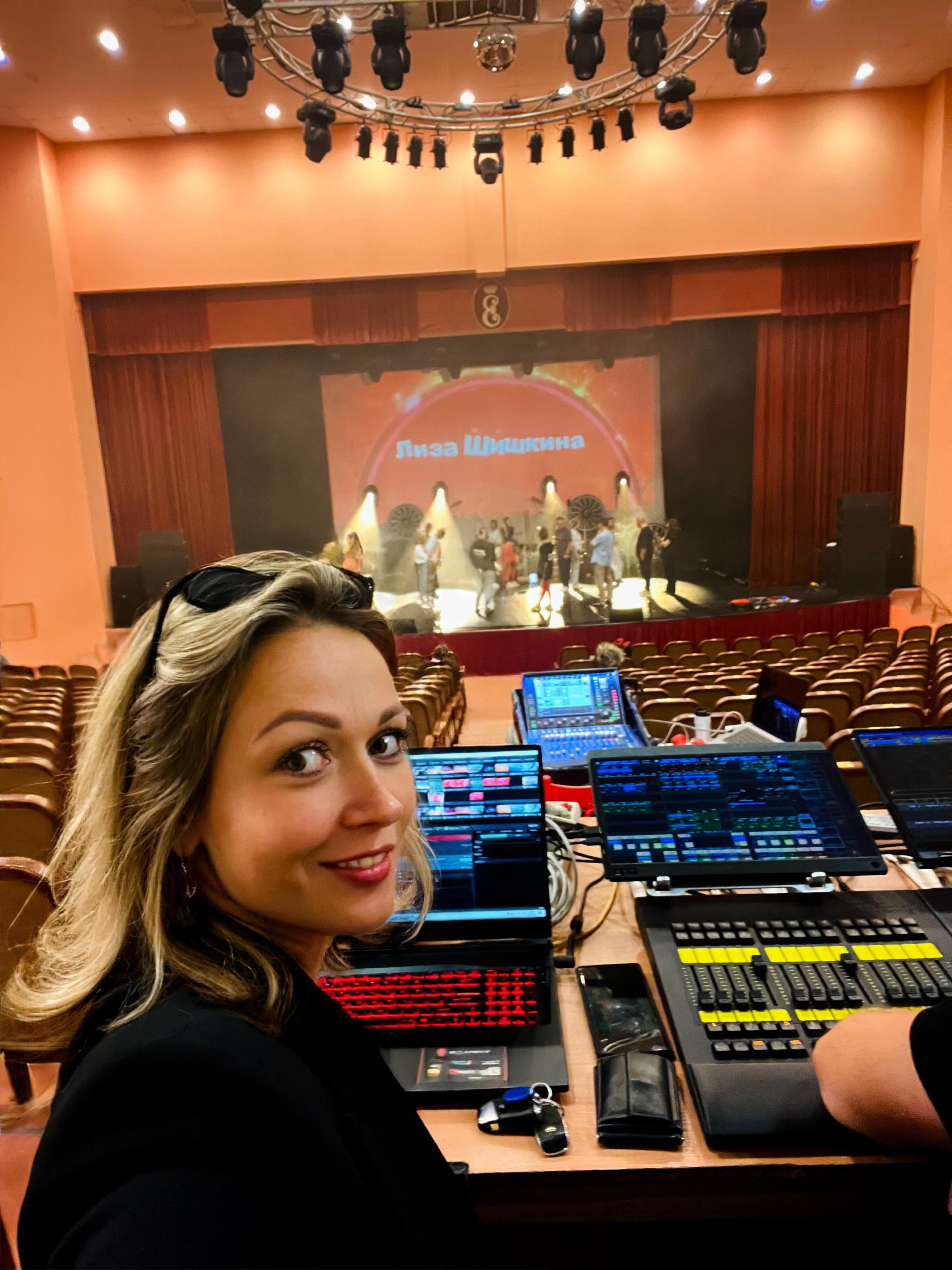 Режиссёр-постановщик Елизавета Шишкина