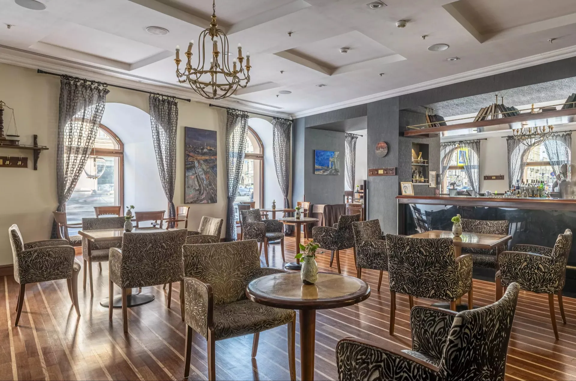 Бар и кафе / Отель Cosmos Selection Saint-Petersburg Nevsky Royal Hotel Cannelle
