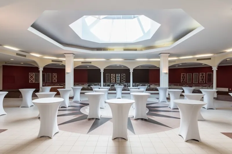 Банкетный зал / Cosmos Saint-Petersburg Pulkovskaya Hotel Атриум