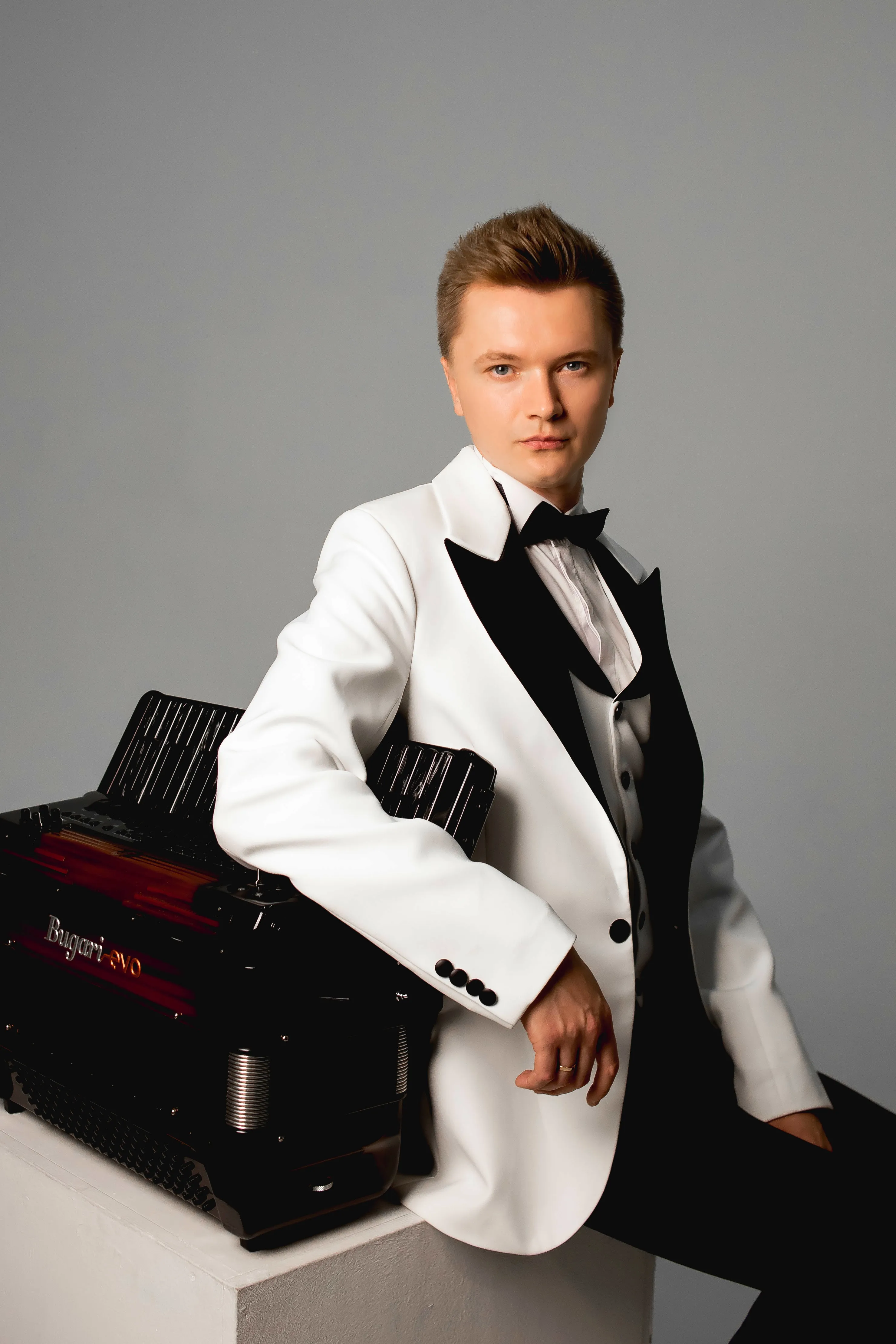 Аккордеонист Михаил Крылов