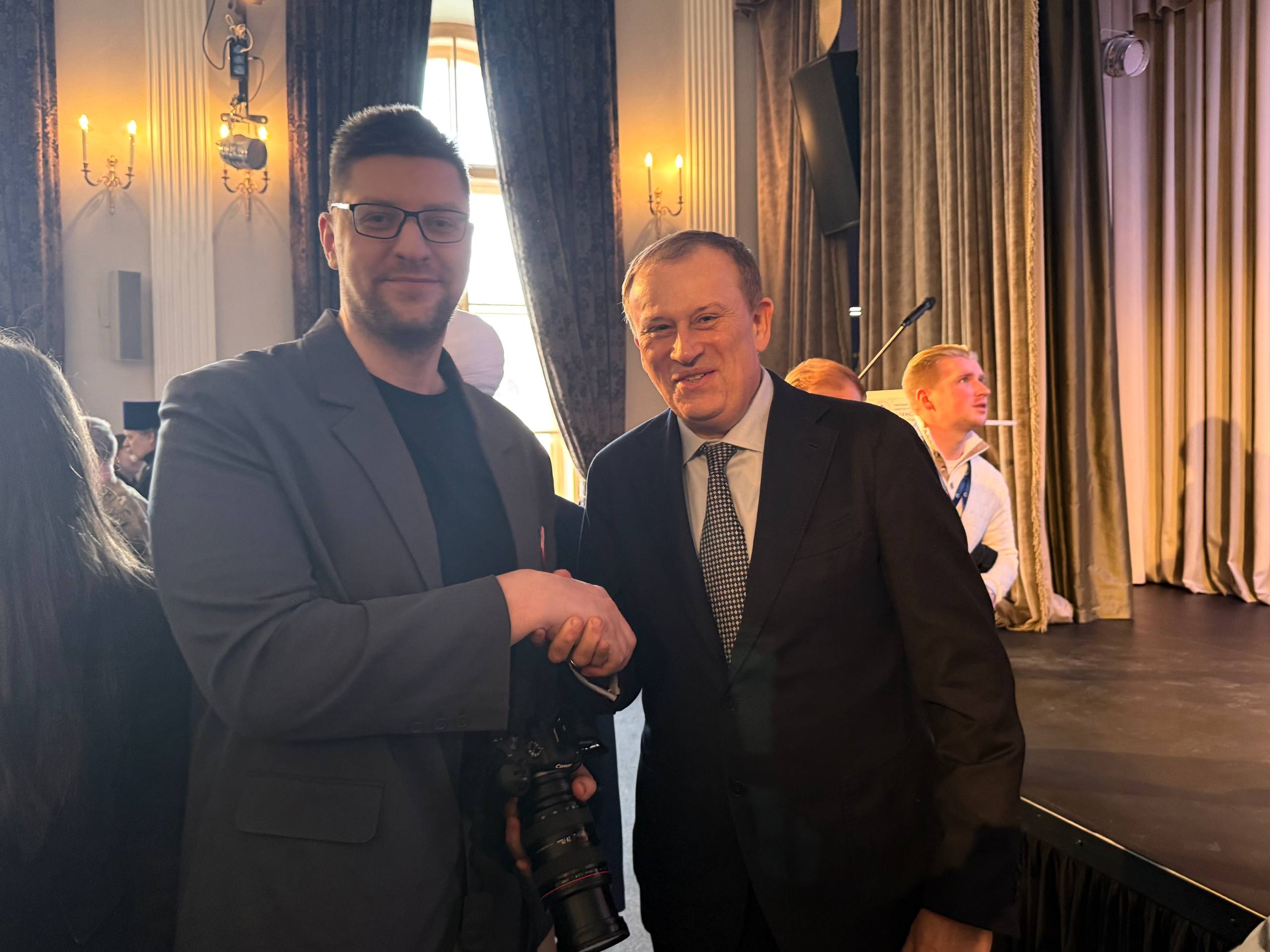 Видео Александр Петров