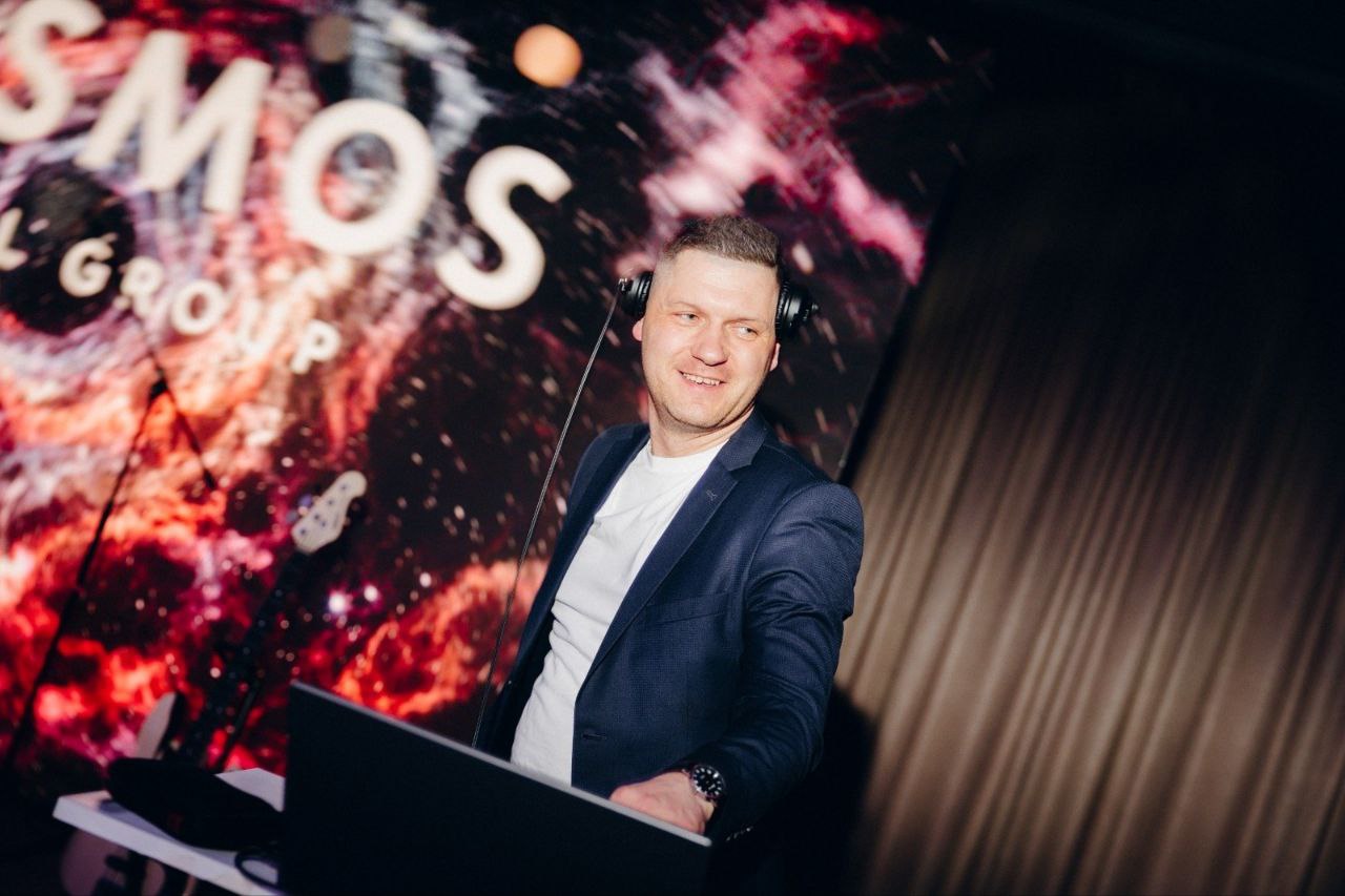 Ведущие Дмитрий Хрусталёв