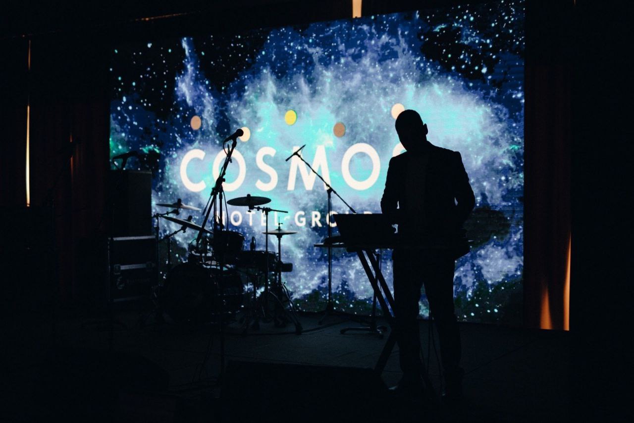 Ведущие Дмитрий Хрусталёв