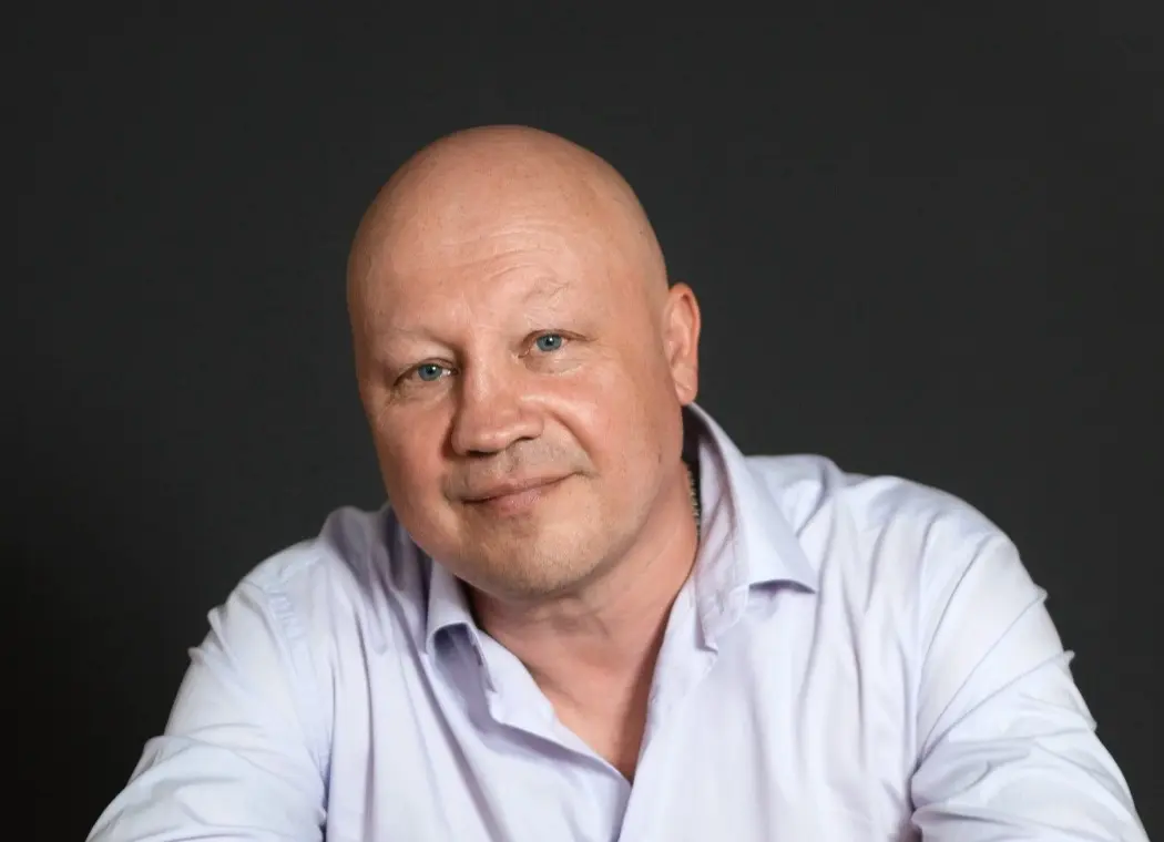 Дмитрий Олейник рассказал, как совмещать кино, режиссуру и сцену без потери качества - Свежие Мнение Otmechaem.Events